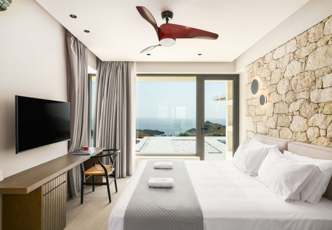 Villa in Lefkogia - Villa 7 Seas - With Amazing View Villa in Lefkogia - Villa 7 Seas - With Amazing View