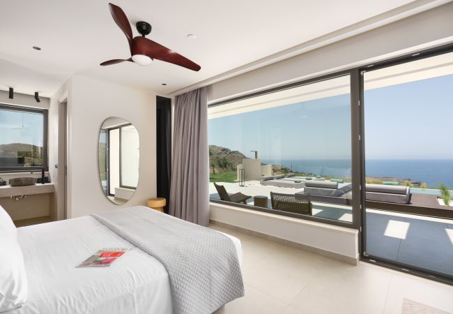 Villa in Lefkogia - Villa 7 Seas - With Amazing View Villa in Lefkogia - Villa 7 Seas - With Amazing View