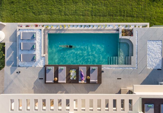 Villa in Lefkogia - Villa 7 Seas - With Amazing View Villa in Lefkogia - Villa 7 Seas - With Amazing View