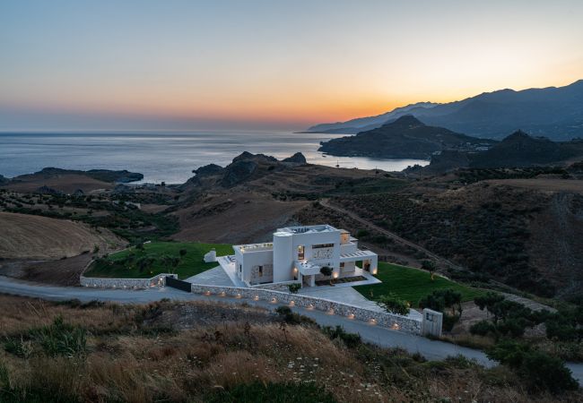 Villa in Lefkogia - Villa 7 Seas - With Amazing View Villa in Lefkogia - Villa 7 Seas - With Amazing View