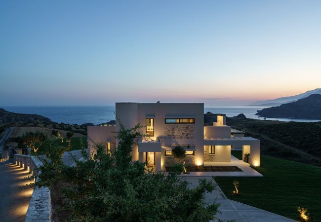 Villa in Lefkogia - Villa 7 Seas - With Amazing View Villa in Lefkogia - Villa 7 Seas - With Amazing View