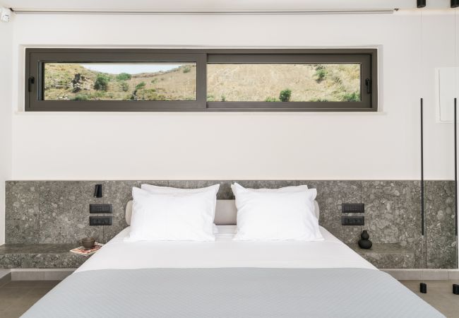 Villa in Lefkogia - Villa 7 Seas - With Amazing View Villa in Lefkogia - Villa 7 Seas - With Amazing View