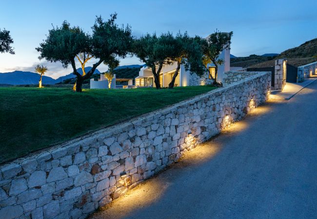 Villa in Lefkogia - Villa 7 Seas - With Amazing View Villa in Lefkogia - Villa 7 Seas - With Amazing View