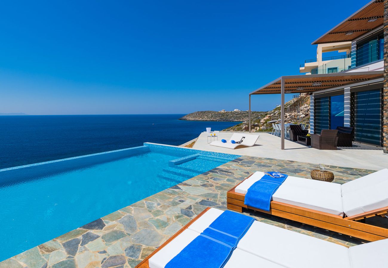 Villa in Stavros - Luxurious Villa Kyma - With Private Heated Pool 