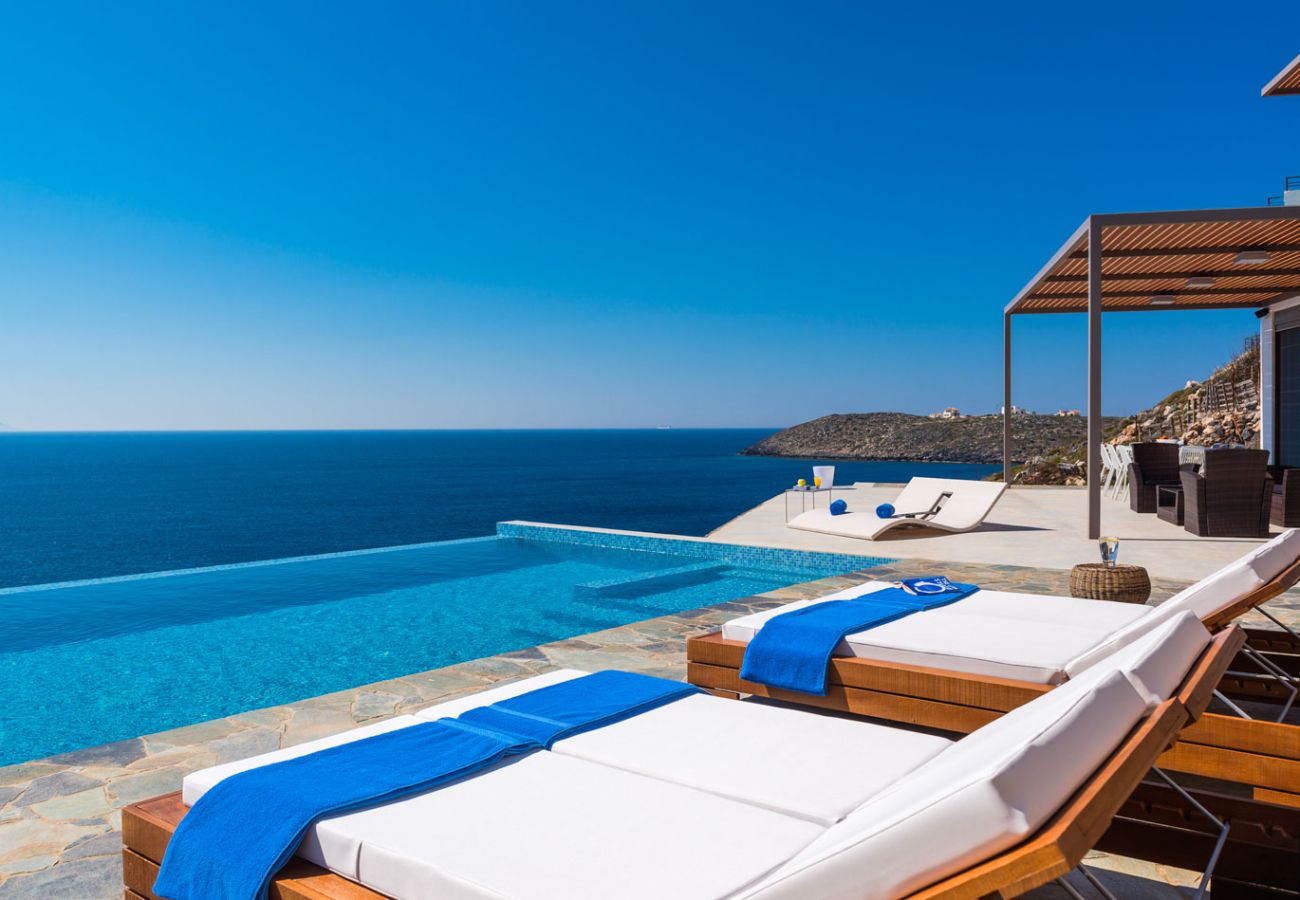 Villa in Stavros - Luxurious Villa Kyma - With Private Heated Pool 