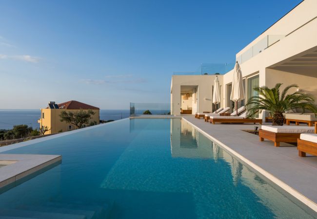 Villa in Almirida - Luxurious Villa Thyrsus - With Private Heated Pool Villa in Almirida - Luxurious Villa Thyrsus - With Private Heated Pool