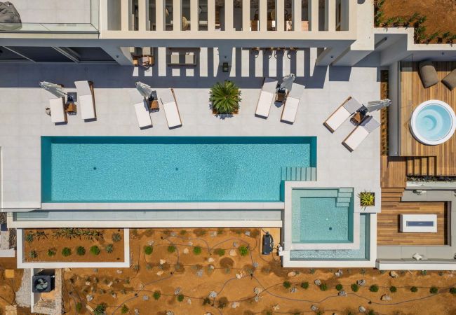 Villa in Almirida - Luxurious Villa Thyrsus - With Private Heated Pool Villa in Almirida - Luxurious Villa Thyrsus - With Private Heated Pool