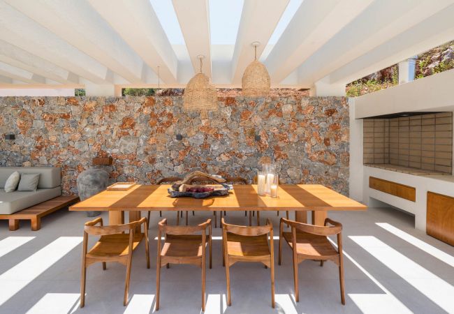 Villa in Almirida - Luxurious Villa Thyrsus - With Private Heated Pool Villa in Almirida - Luxurious Villa Thyrsus - With Private Heated Pool