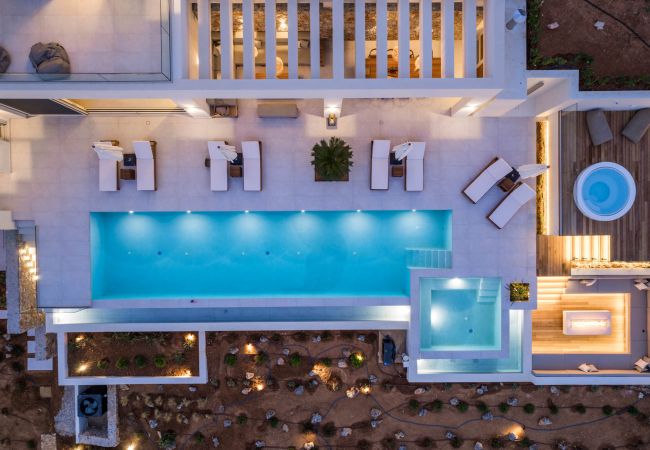 Villa in Almirida - Luxurious Villa Thyrsus - With Private Heated Pool Villa in Almirida - Luxurious Villa Thyrsus - With Private Heated Pool