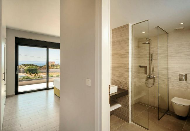 Villa in Chania - Luxurious Villa Andrae - With Private Heated Pool Villa in Chania - Luxurious Villa Andrae - With Private Heated Pool