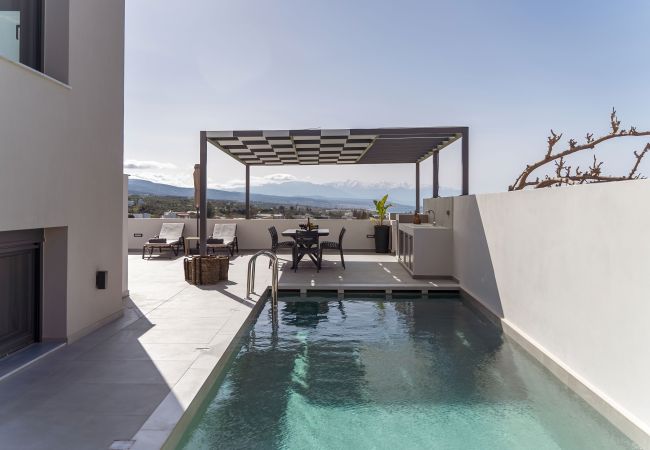 Villa in Sfakaki - Villa Aelia - With Private Heated Pool Villa in Sfakaki - Villa Aelia - With Private Heated Pool