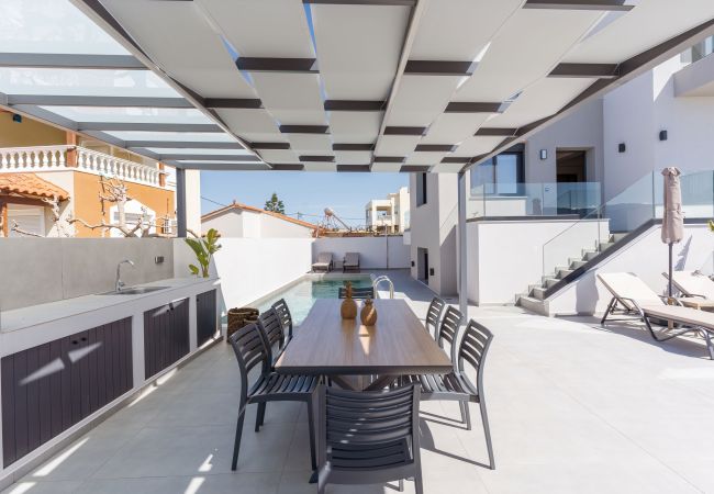 Villa in Sfakaki - Villa Aelia - With Private Heated Pool Villa in Sfakaki - Villa Aelia - With Private Heated Pool