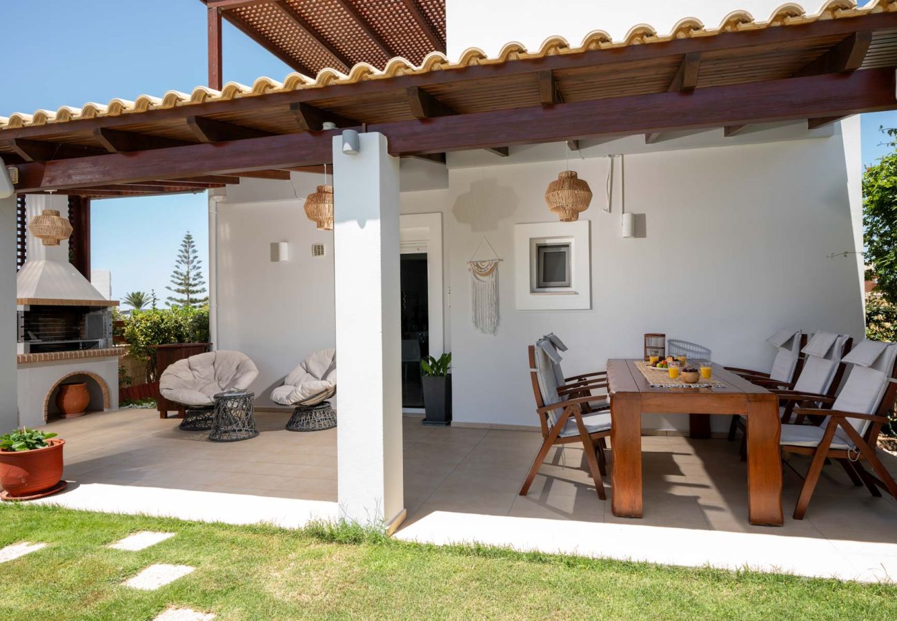 Villa in Sfakaki - Villa Elena Beach - With Private Heated Pool