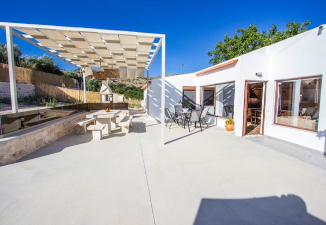 Villa in Saitoures - Villa Altura - With Private Pool Villa in Saitoures - Villa Altura - With Private Pool