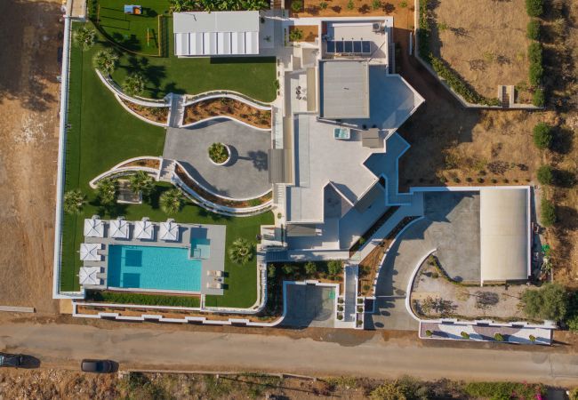 Villa in Tria Monastiria - Luxury Villa Zakkallin - With Amazing View Villa in Tria Monastiria - Luxury Villa Zakkallin - With Amazing View