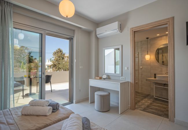Villa in Tria Monastiria - Luxury Villa Zakkallin - With Amazing View Villa in Tria Monastiria - Luxury Villa Zakkallin - With Amazing View