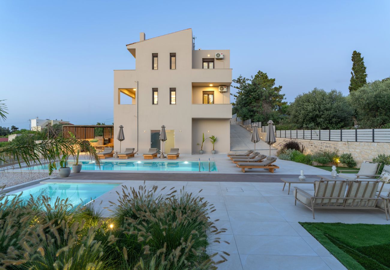 Villa in Prines - Georgia Villa - With Private Heated Pool