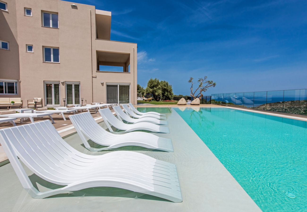 Villa in Rethymno - Luxury Oasis Villa - 11 bedrooms with Heated Pool