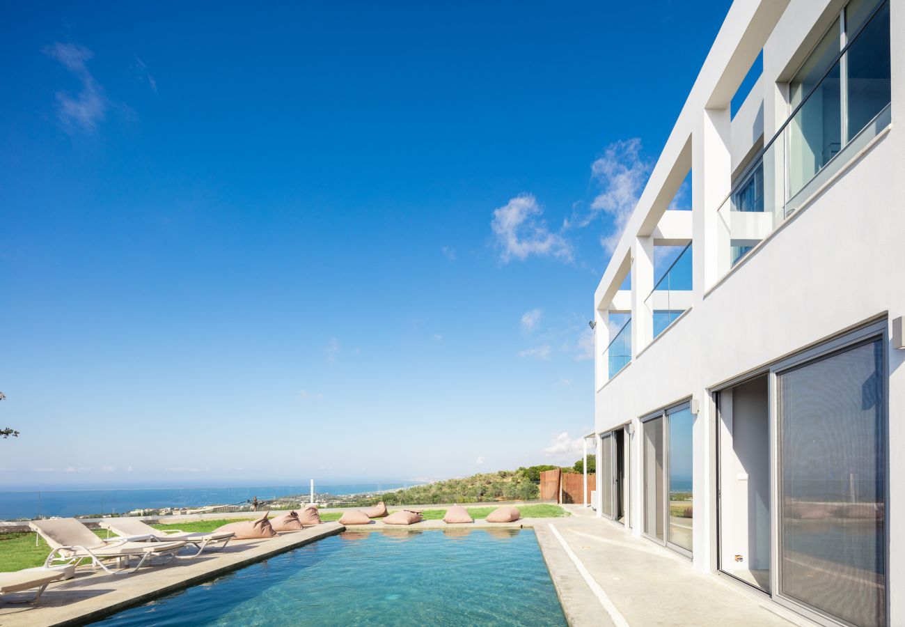 Villa in Gallos - O2 Villa | With Private Heated Pool