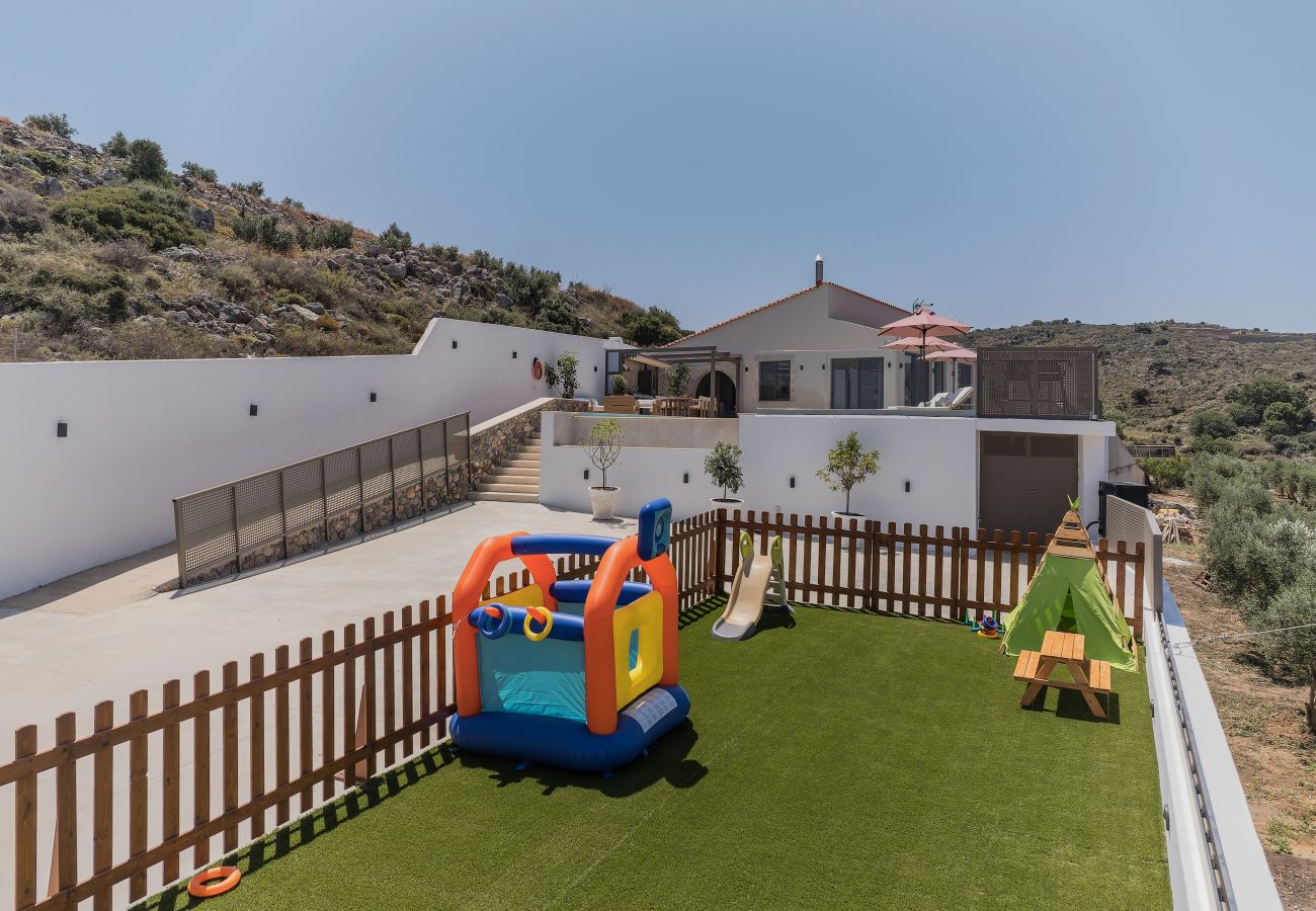 Villa in Atsipopoulo - Luxury Villa Maximos - With Private Heated Pool