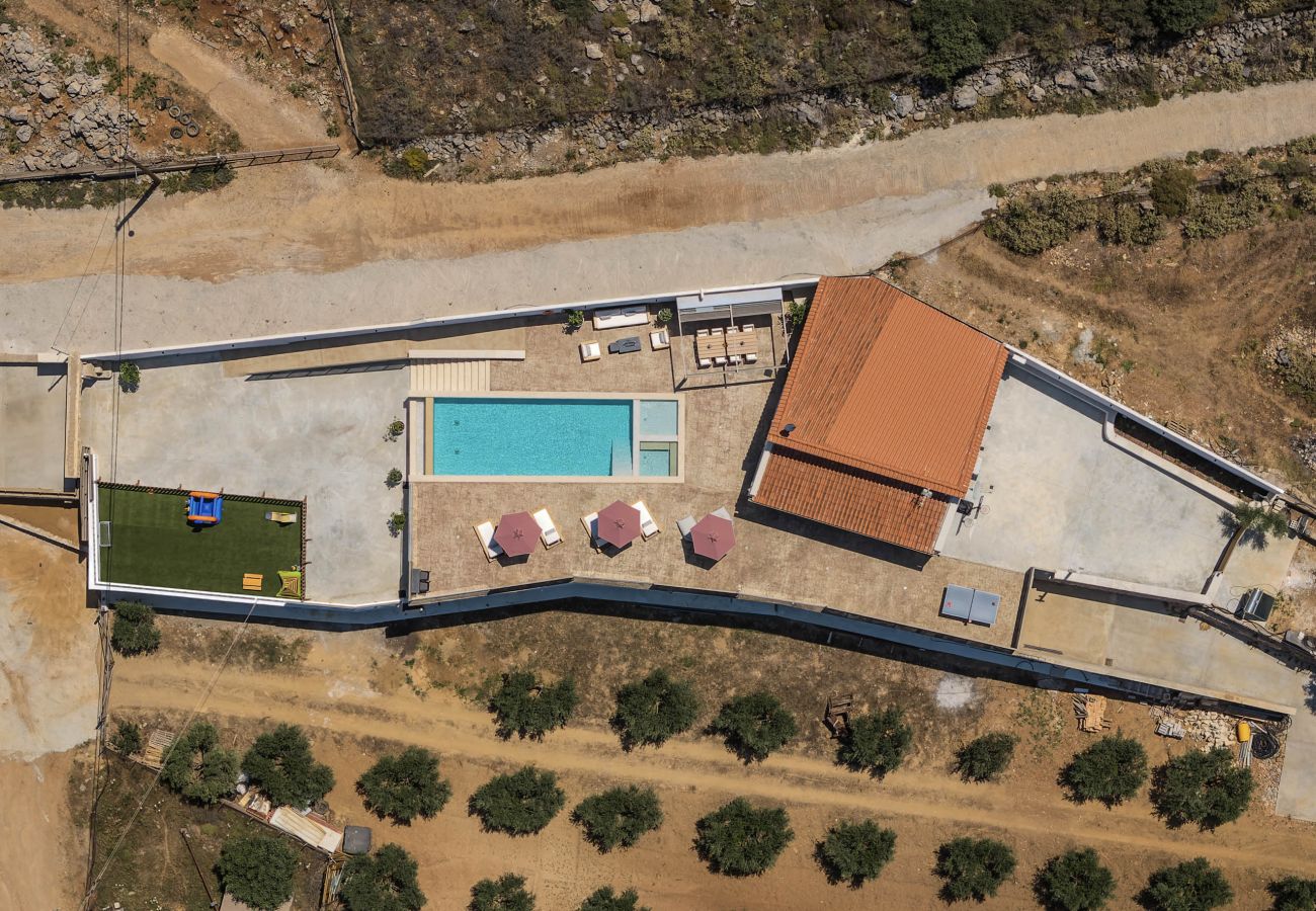 Villa in Atsipopoulo - Luxury Villa Maximos - With Private Heated Pool