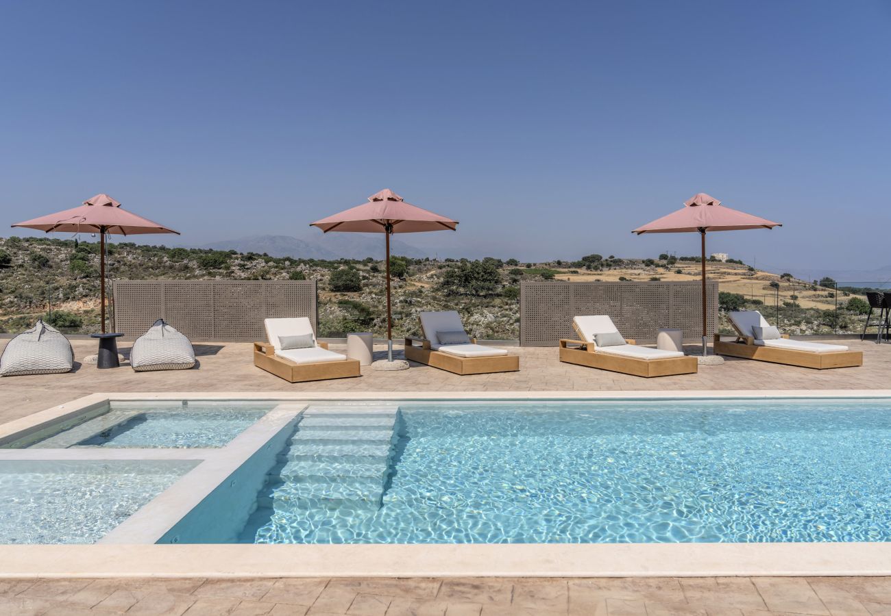 Villa in Atsipopoulo - Luxury Villa Maximos - With Private Heated Pool