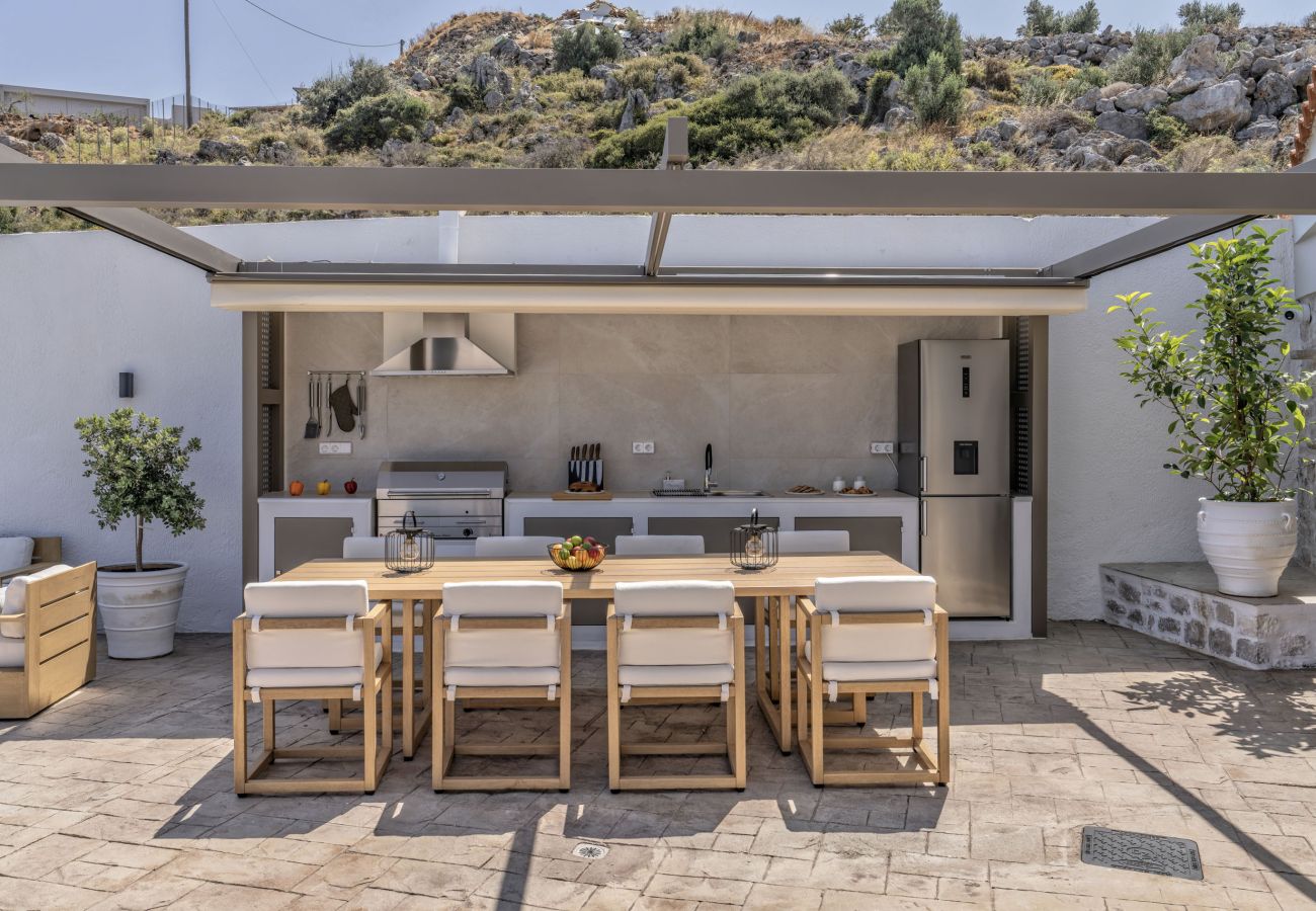 Villa in Atsipopoulo - Luxury Villa Maximos - With Private Heated Pool
