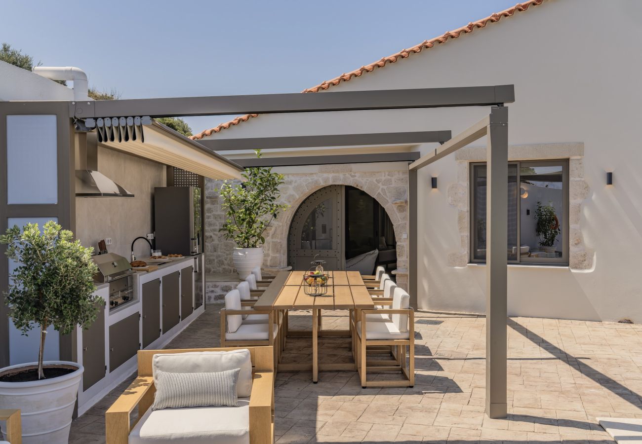 Villa in Atsipopoulo - Luxury Villa Maximos - With Private Heated Pool