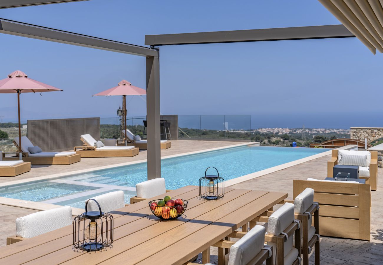 Villa in Atsipopoulo - Luxury Villa Maximos - With Private Heated Pool