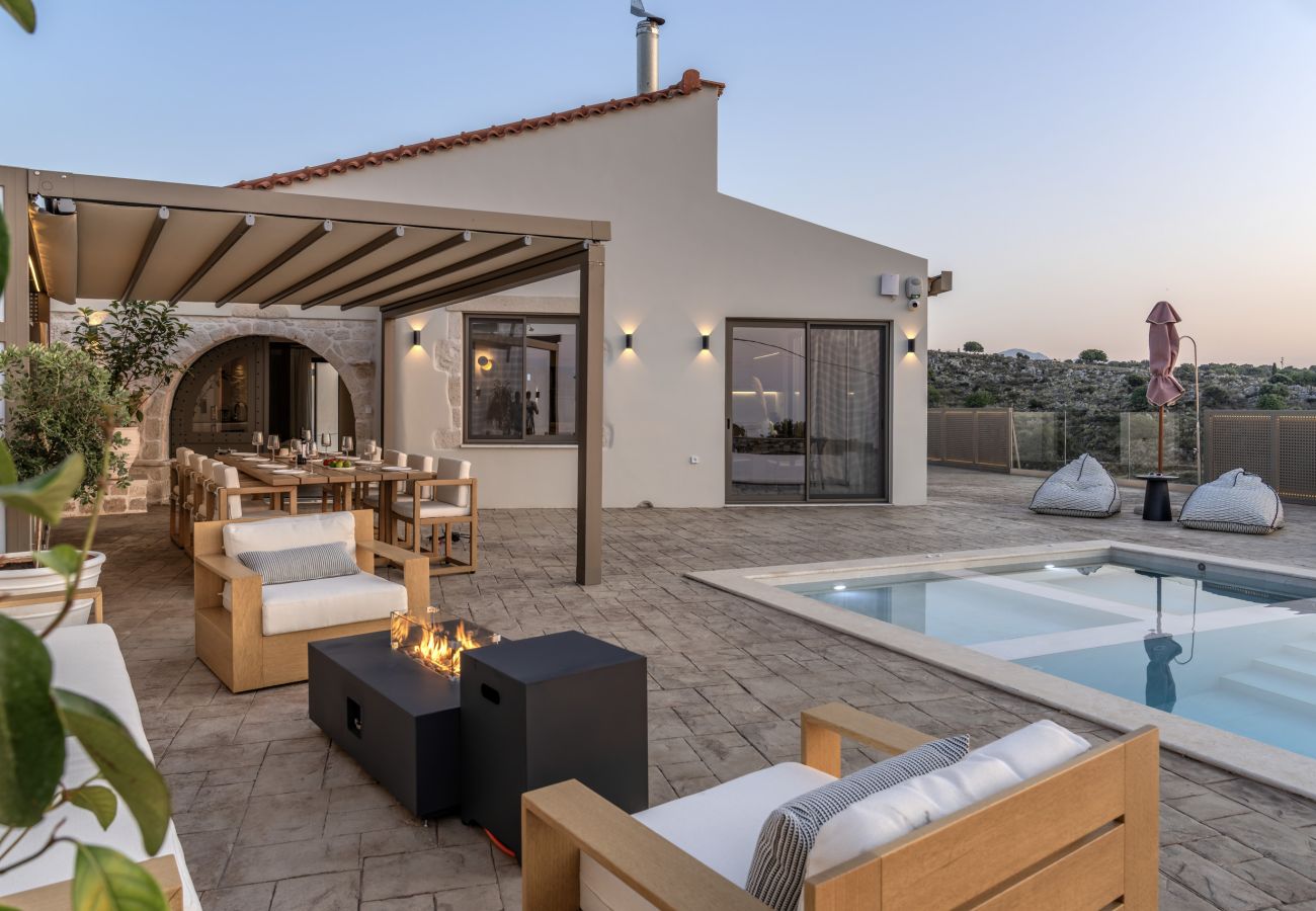 Villa in Atsipopoulo - Luxury Villa Maximos - With Private Heated Pool