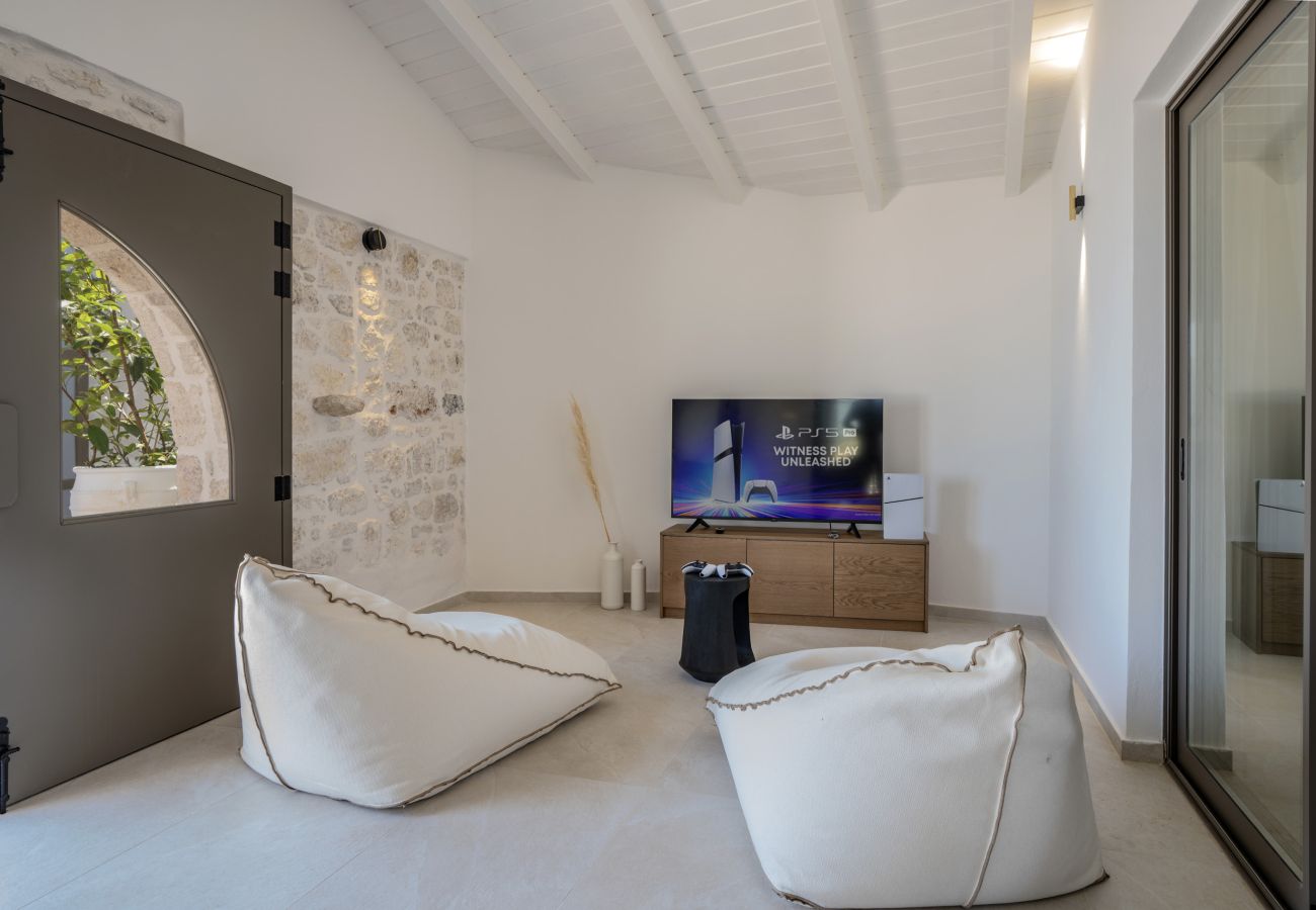 Villa in Atsipopoulo - Luxury Villa Maximos - With Private Heated Pool