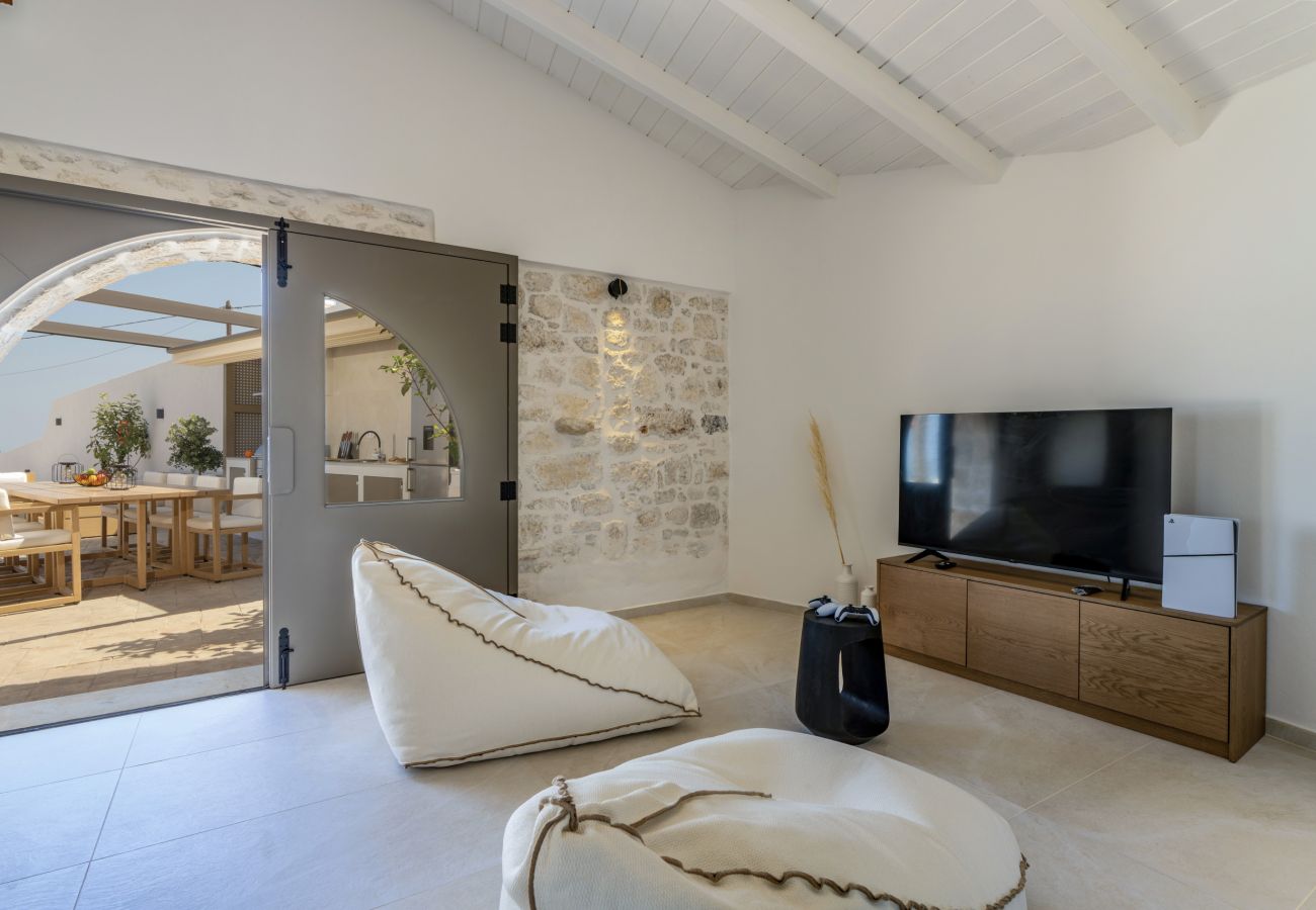 Villa in Atsipopoulo - Luxury Villa Maximos - With Private Heated Pool