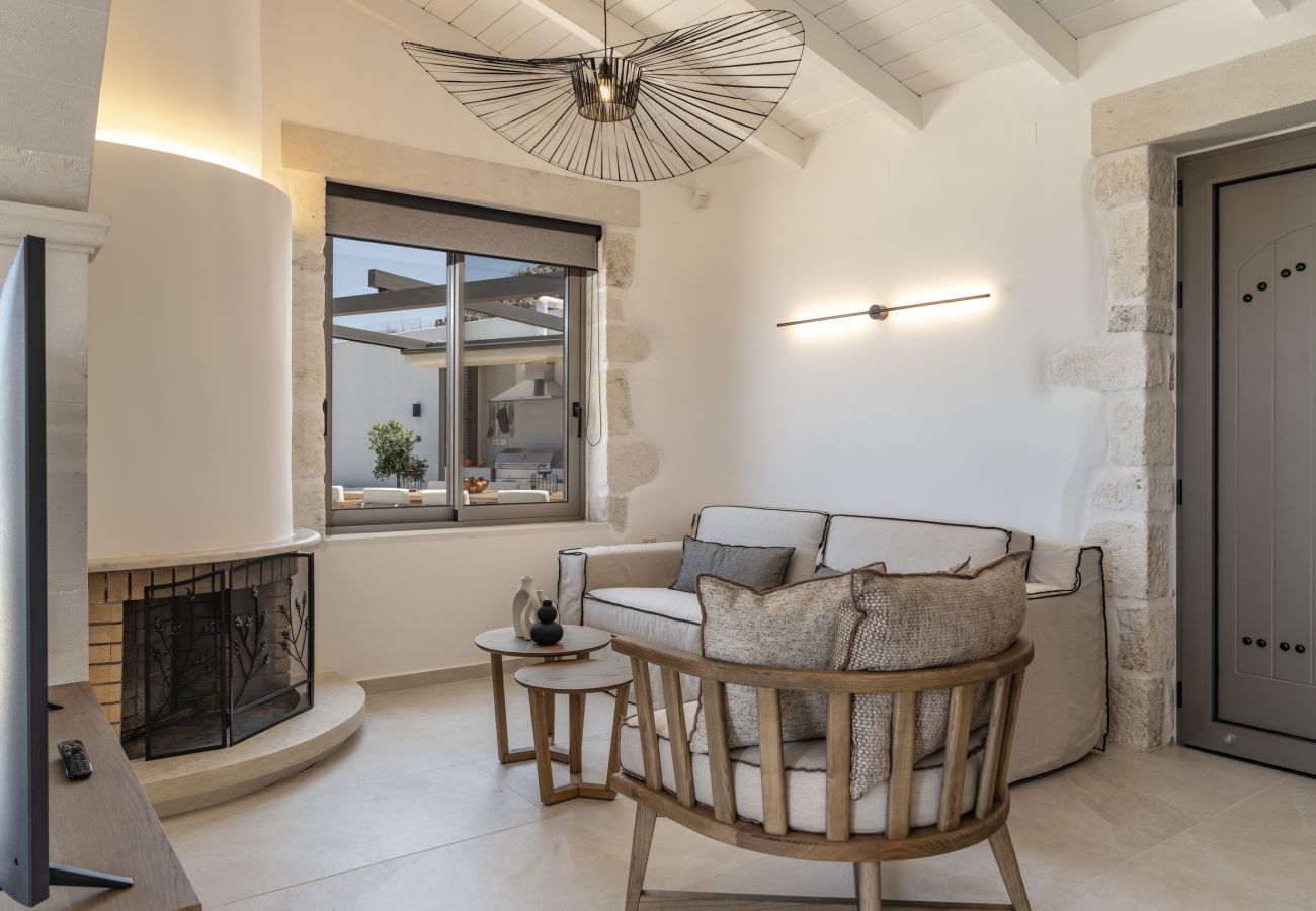 Villa in Atsipopoulo - Luxury Villa Maximos - With Private Heated Pool