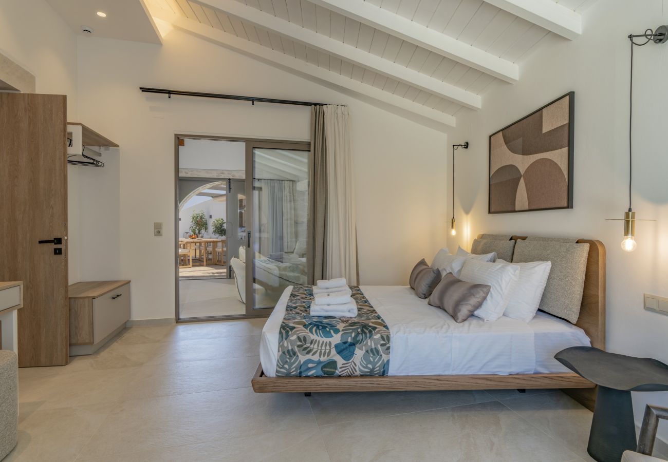 Villa in Atsipopoulo - Luxury Villa Maximos - With Private Heated Pool