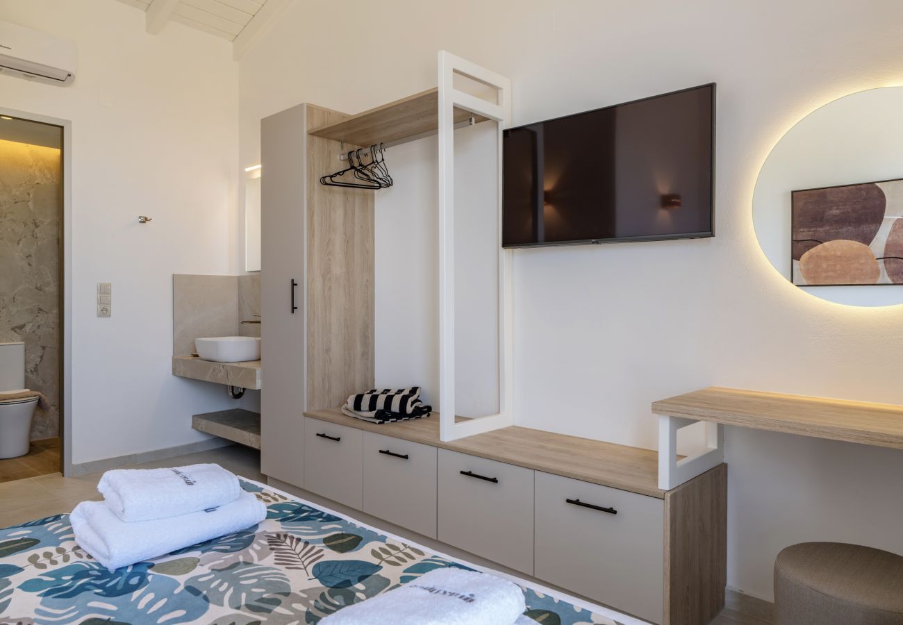Villa in Atsipopoulo - Luxury Villa Maximos - With Private Heated Pool