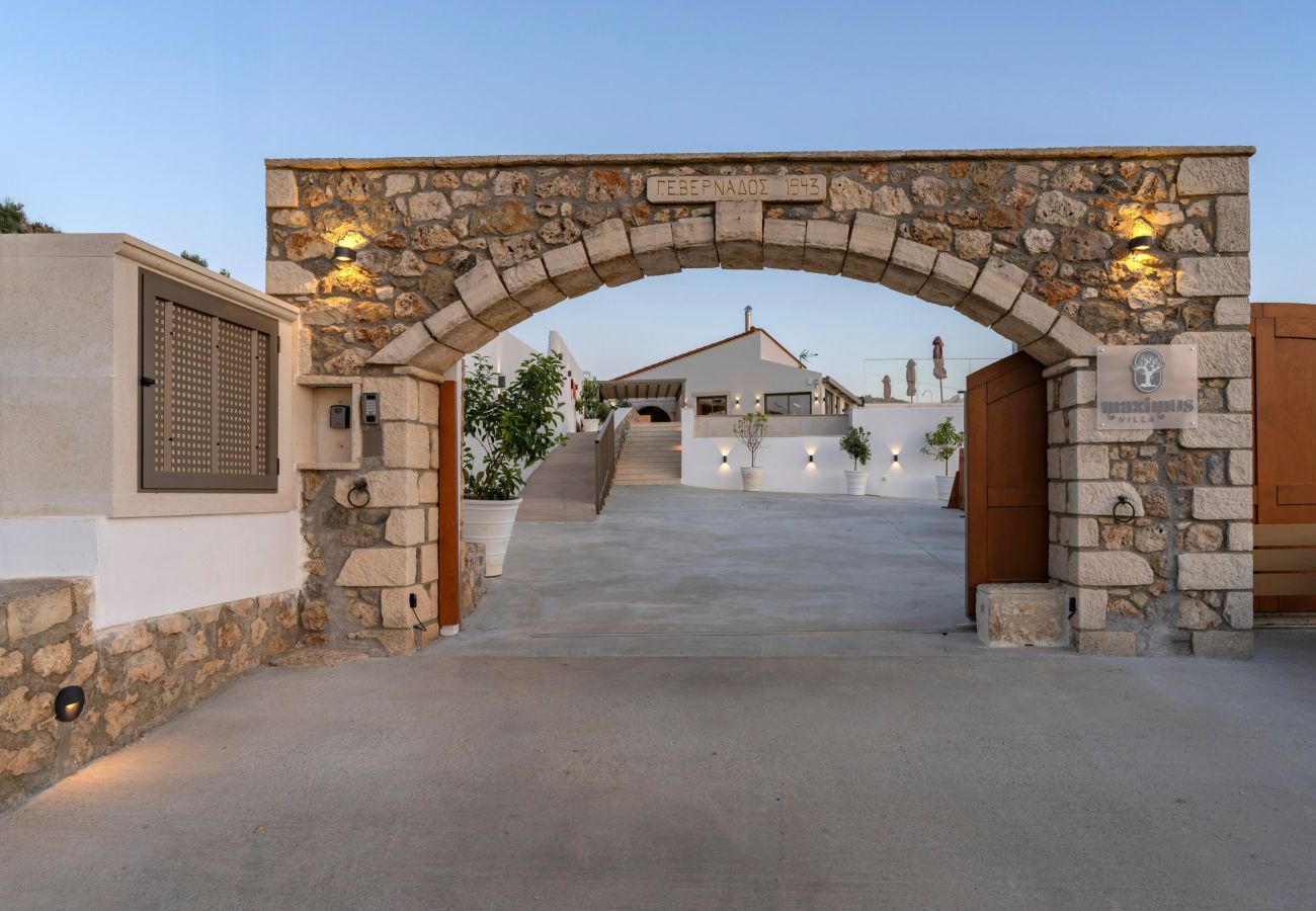 Villa in Atsipopoulo - Luxury Villa Maximos - With Private Heated Pool