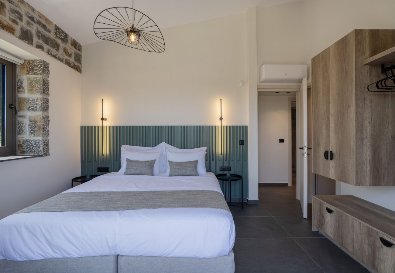 Villa in Agia Triada - Valley View Villas - With 3 Pools