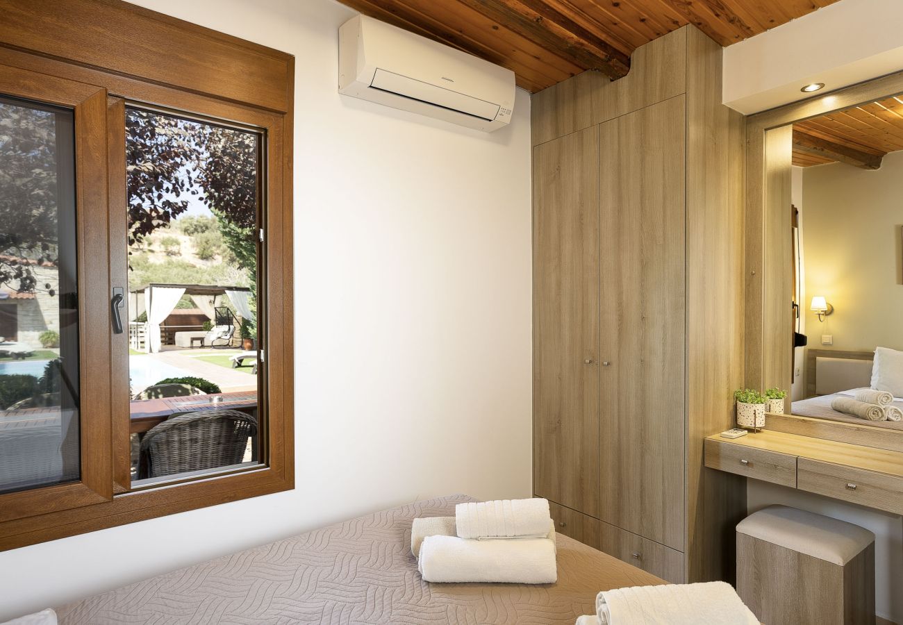 Villa in Xiron Chorion - Maratho Villa - with Private Pool