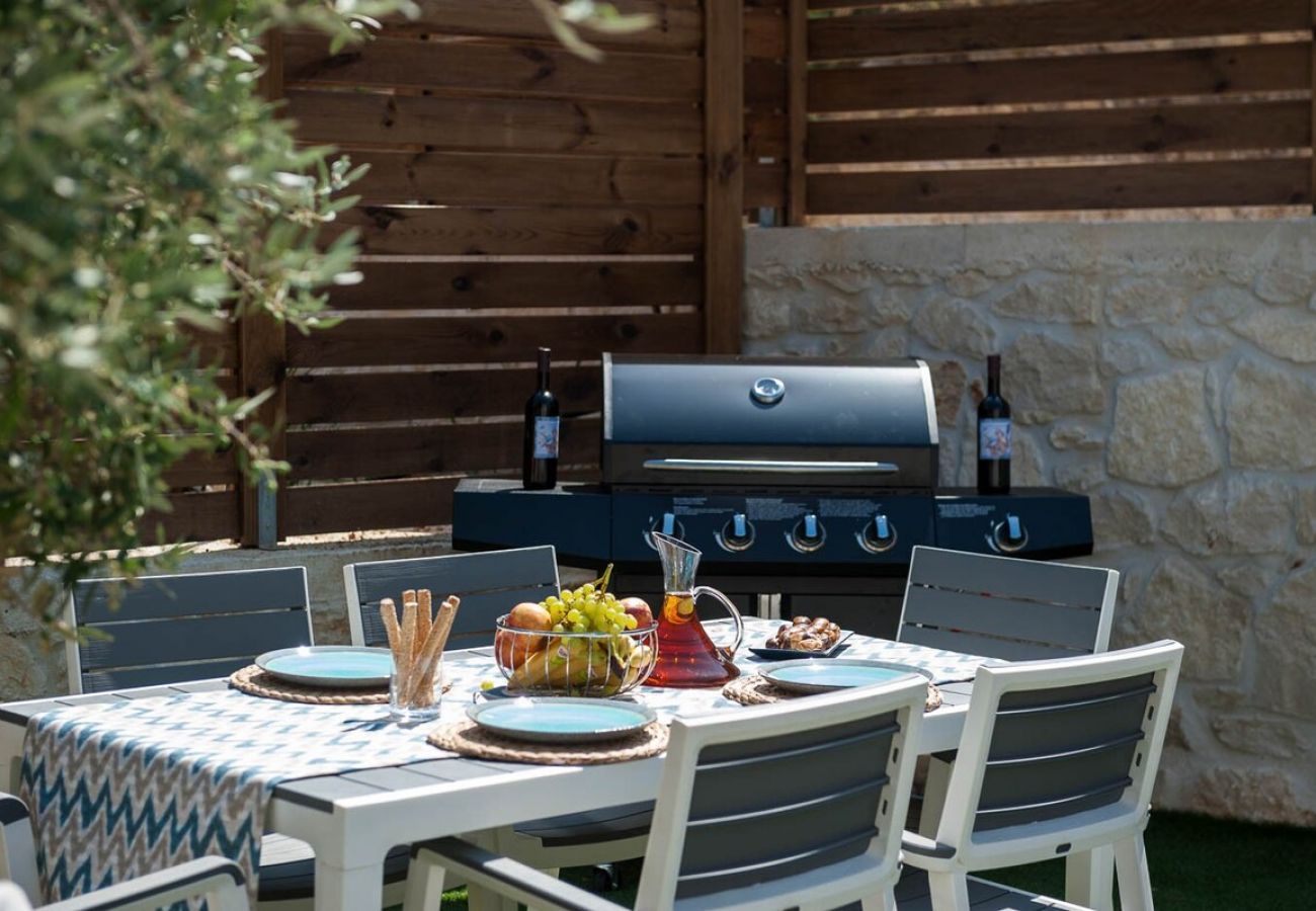 Villa in Pagkalochori - Primavera Villa - 2 Heated Pools & Jacuzzis