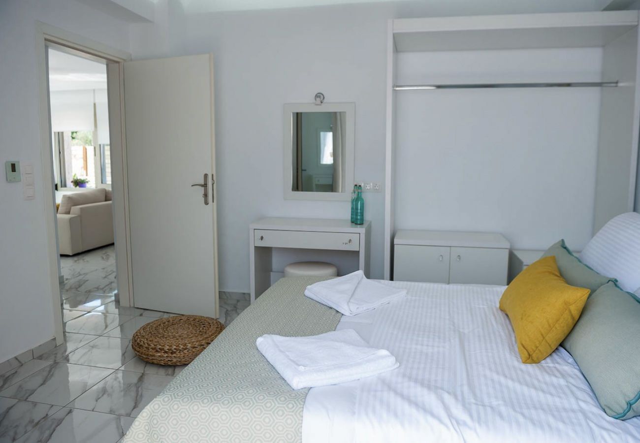 Villa in Pagkalochori - Primavera Villa - 2 Heated Pools & Jacuzzis