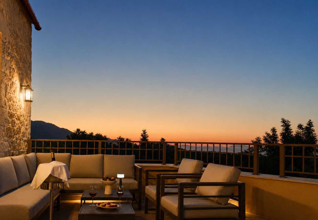 Villa in Saitoures - Villa Methorion Maner - With Private Pool