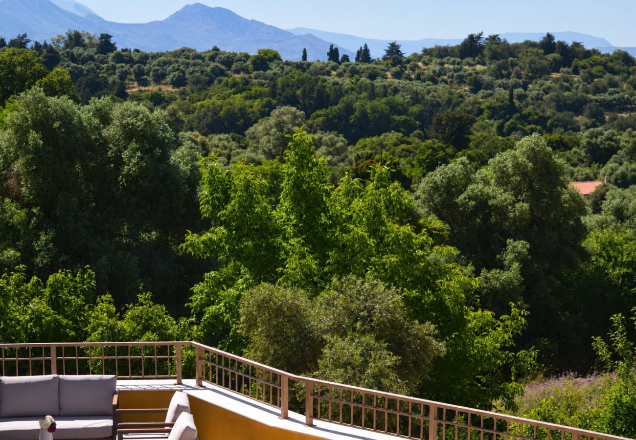 Villa in Saitoures - Villa Methorion Maner - With Private Pool