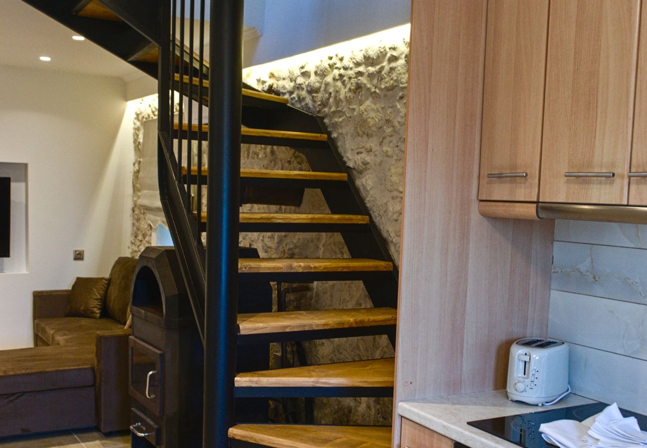 Villa in Saitoures - Villa Methorion Maner - With Private Pool