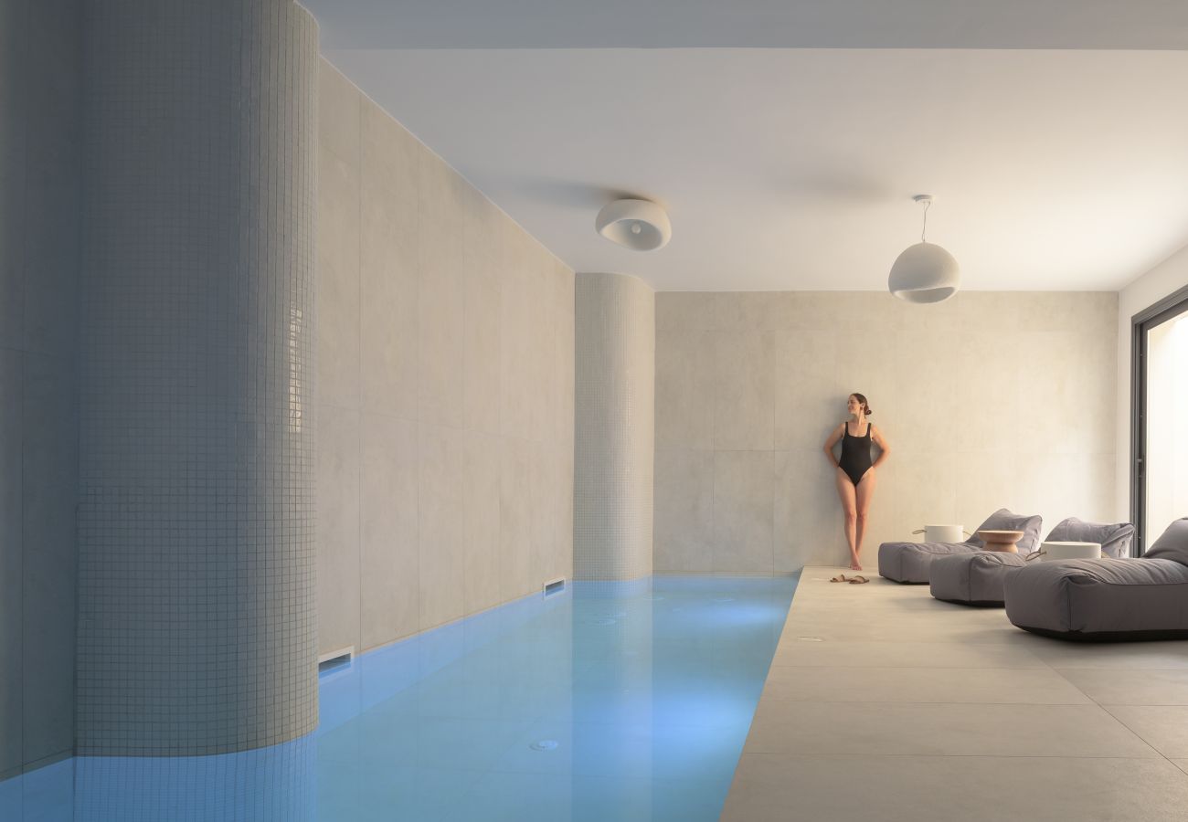Villa in Bali - Dias Grand Villa - Indoor & Outdoor Pools 